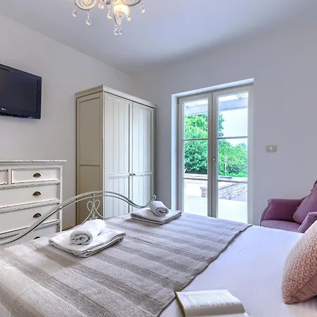 Villa Ardiletta By Interhome